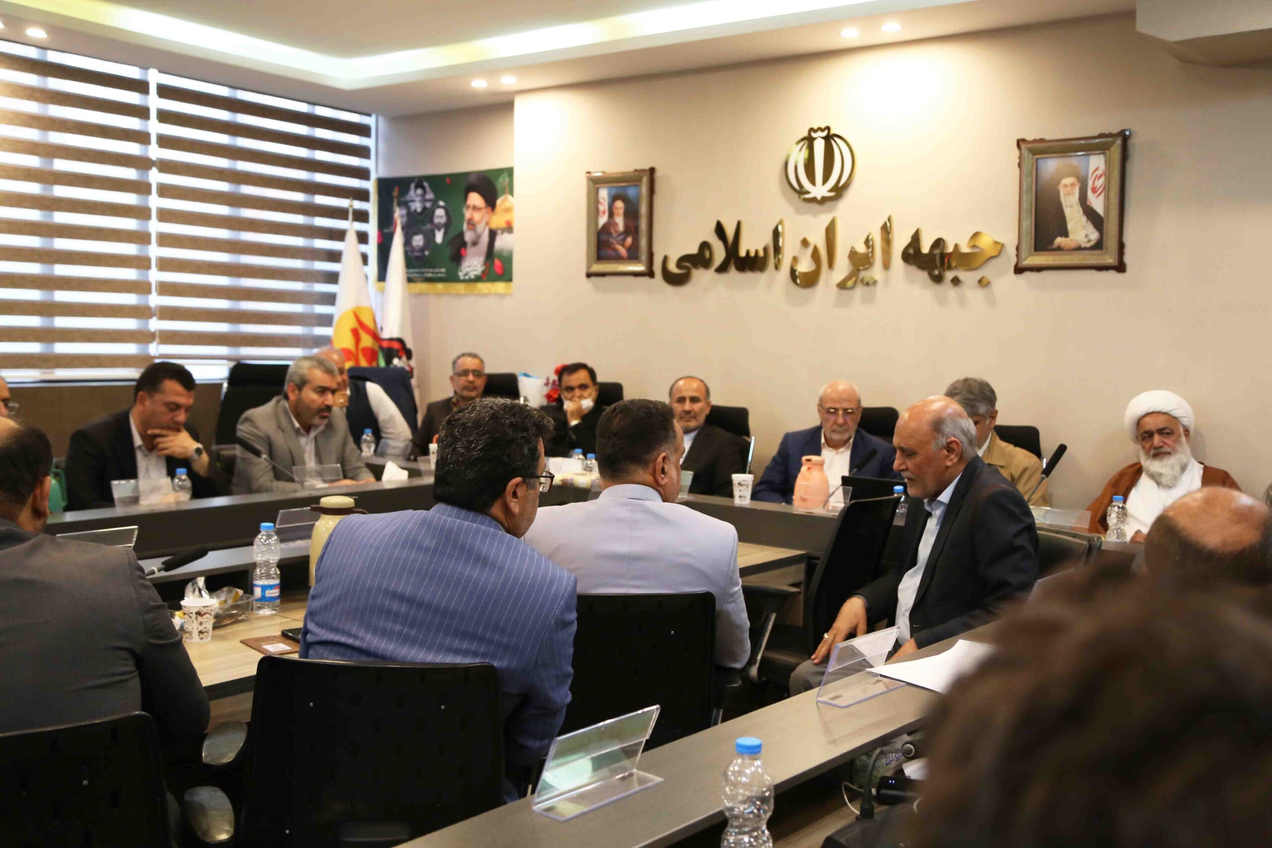 نشست سراسری دبیران جبهه ایران اسلامی با حضور چهره‌های سیاسی و نمایندگان مجلس برگزار شد
