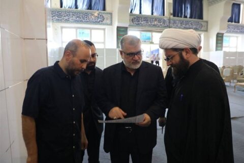 بازدید استاندار تهران از آماده سازی مصلی برای مراسم وداع با امام شهید