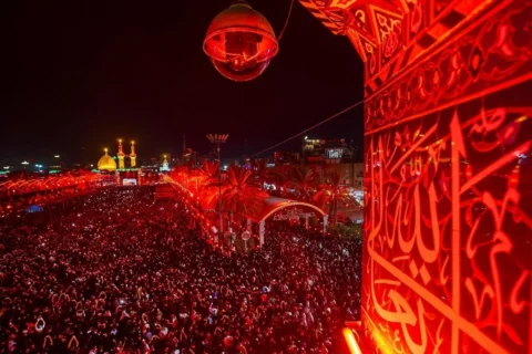 ایام عزاداری ماه محرم در خود شهر امام حسین (ع) حال و هوای ویژه‌تری دارد.