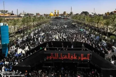مراسم عزای سرور و سالار شهیدان در چهارمین شب محرم در حرم مطهر ایشان برگزار شد.