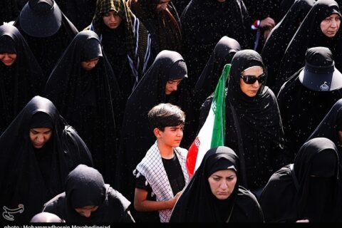 تا آخرین لحظه اقامه نماز، چشم‌انتظار حضور آقا سید مجتبی خامنه‌ای بودیم