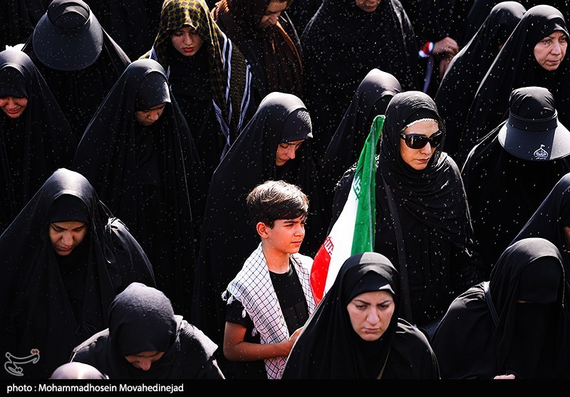 تا آخرین لحظه اقامه نماز، چشم‌انتظار حضور آقا سید مجتبی خامنه‌ای بودیم