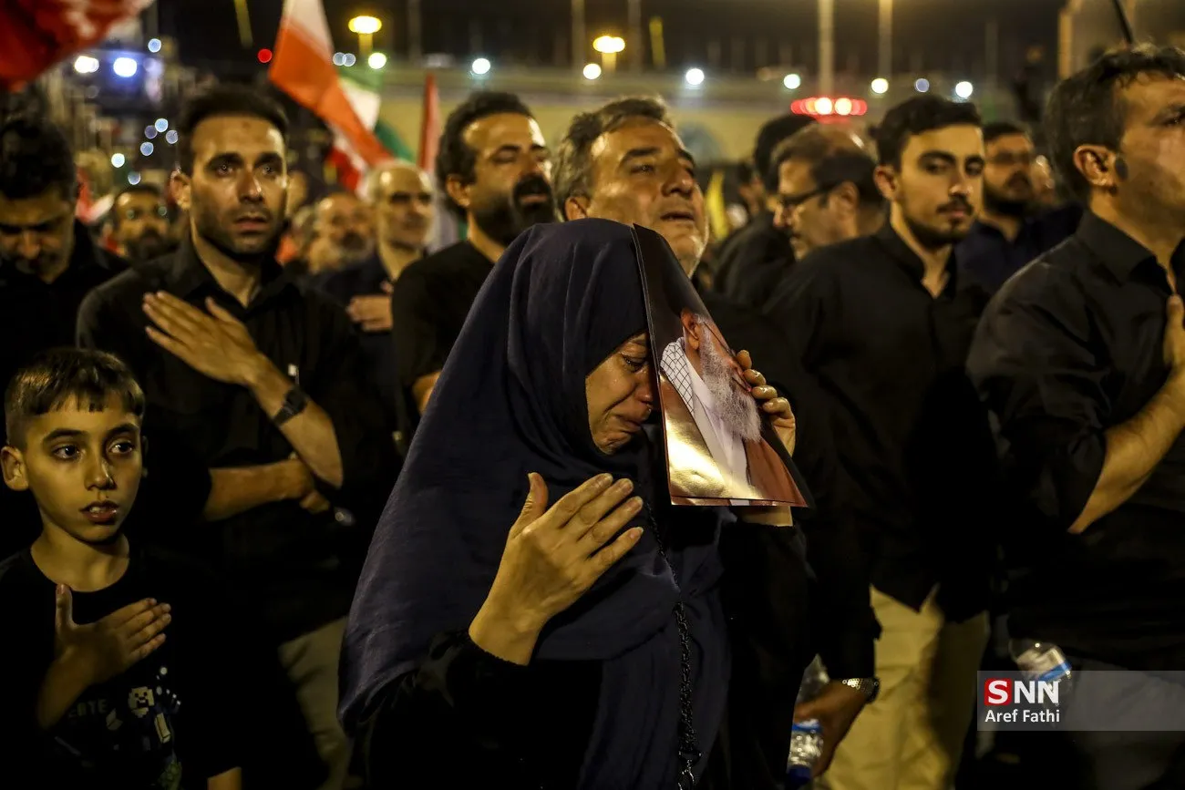 گریه عزاداران رهبر شهید
