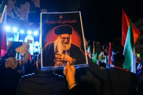 وداع با رهبر شهید